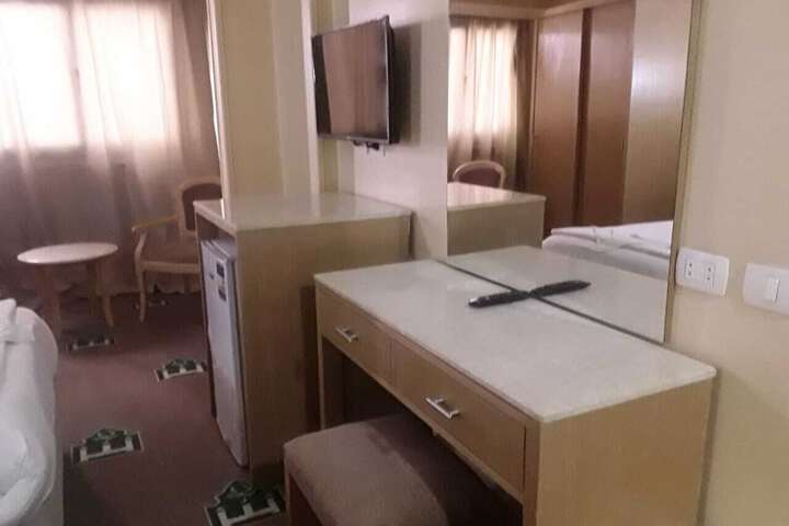 Room 33 of 66
