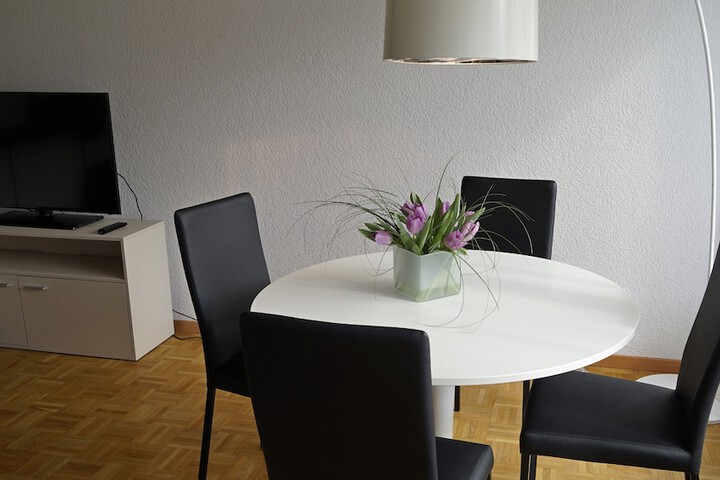Room 16 of 40