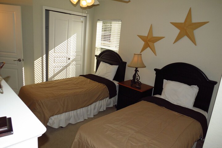 Room 4 of 24