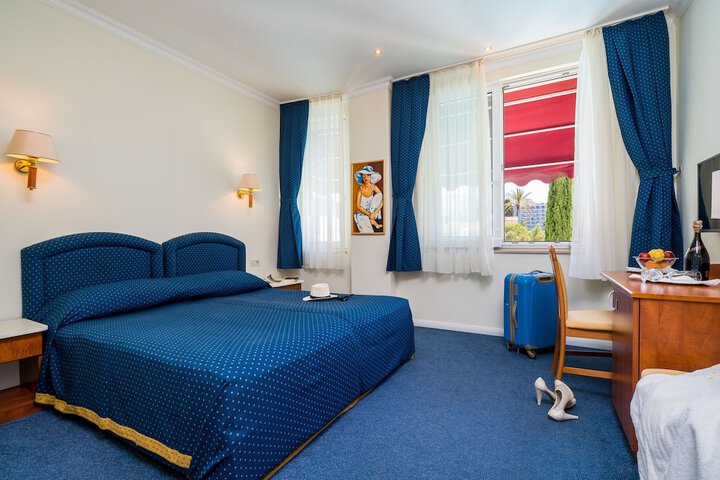 Room 4 of 53