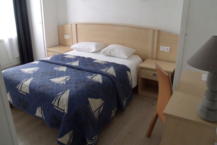 Room 5 of 25