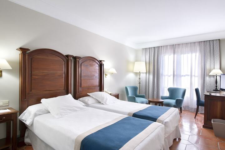 Room 2 of 47