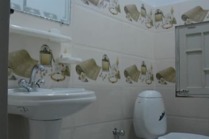 Room 8 of 34
