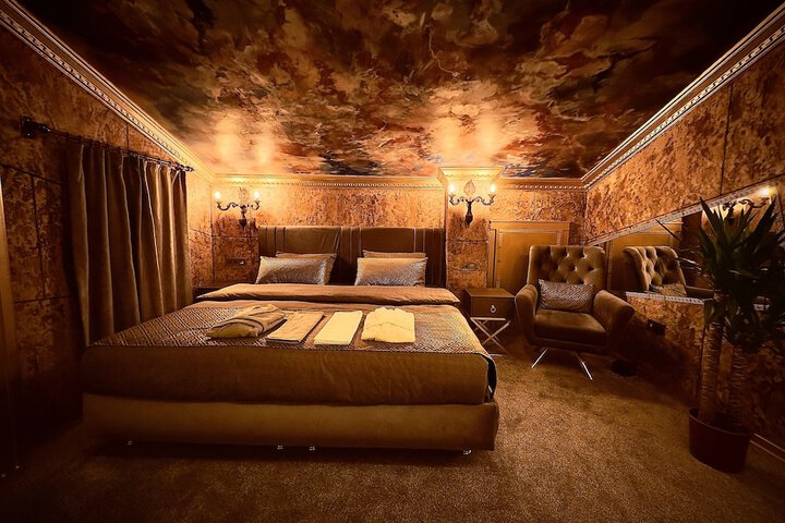 Room 9 of 71