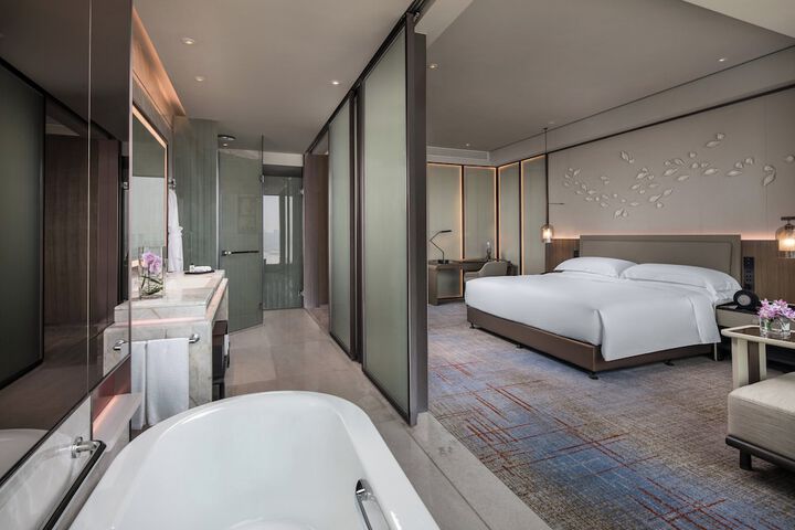Room 10 of 110