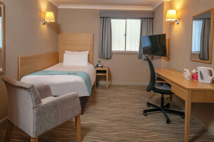 Room 16 of 62