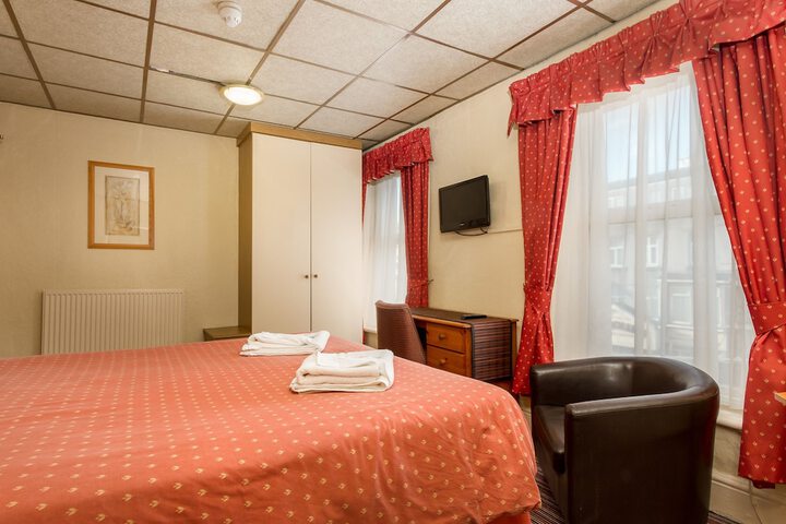 Room 26 of 61