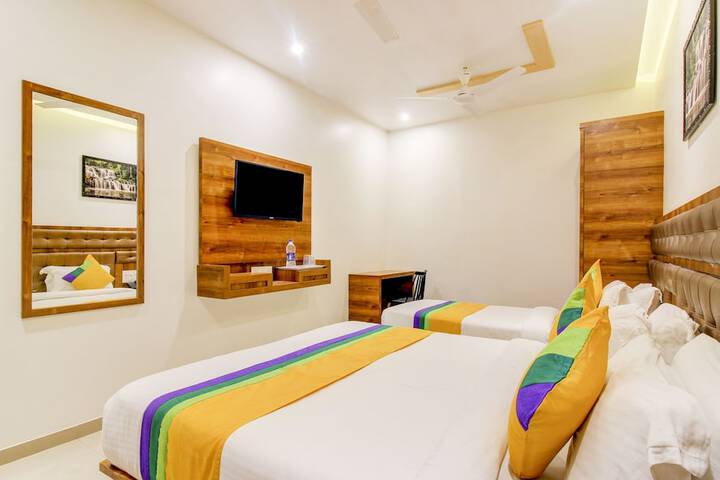 Room 19 of 34
