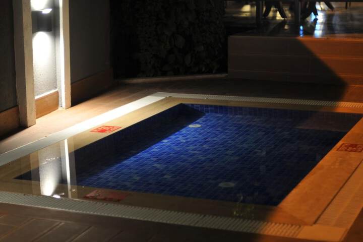 Pool Hotel