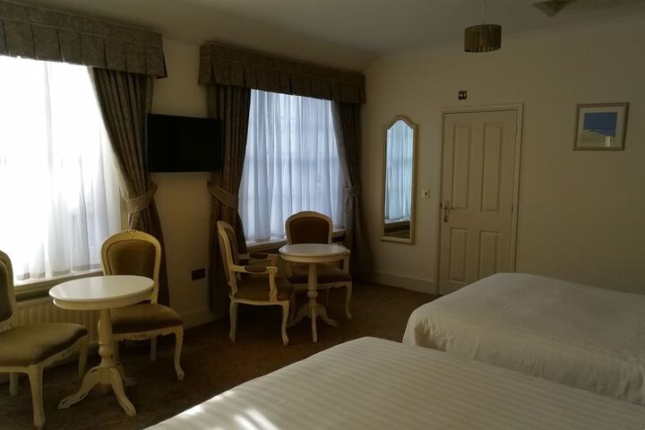 Room 35 of 132