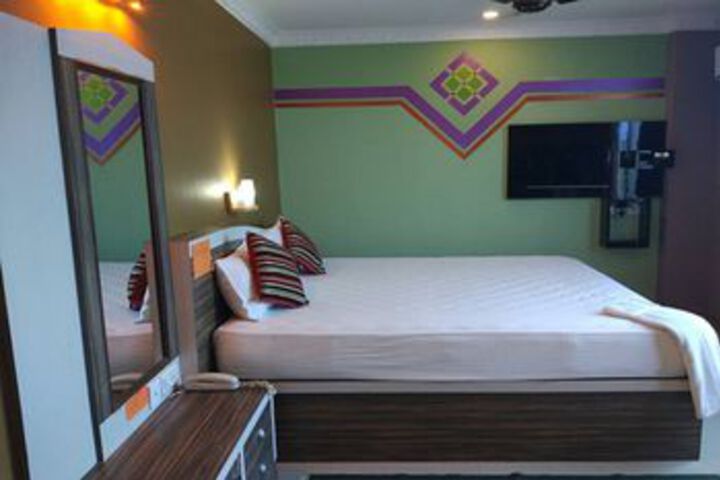 Room 21 of 32
