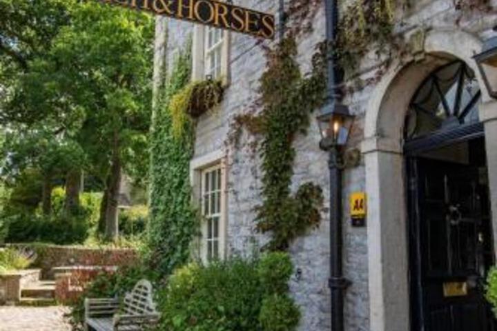 The Coach and Horses