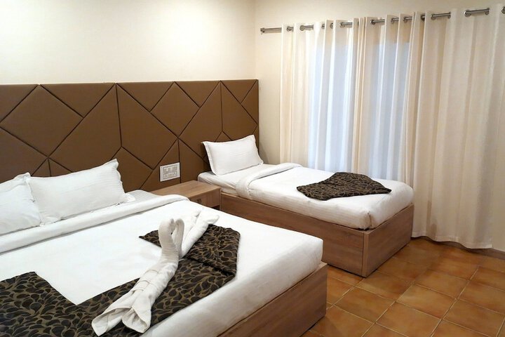 Room 13 of 37