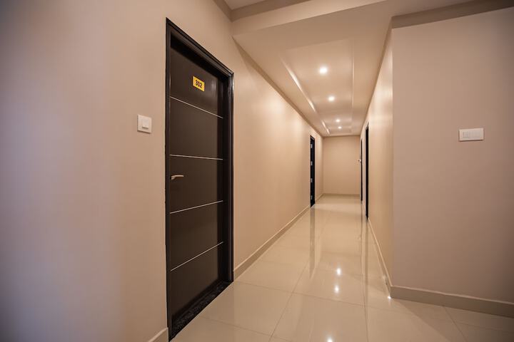 Ballroom/Hall 16 of 19