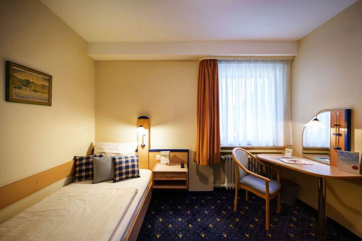 Room 7 of 24