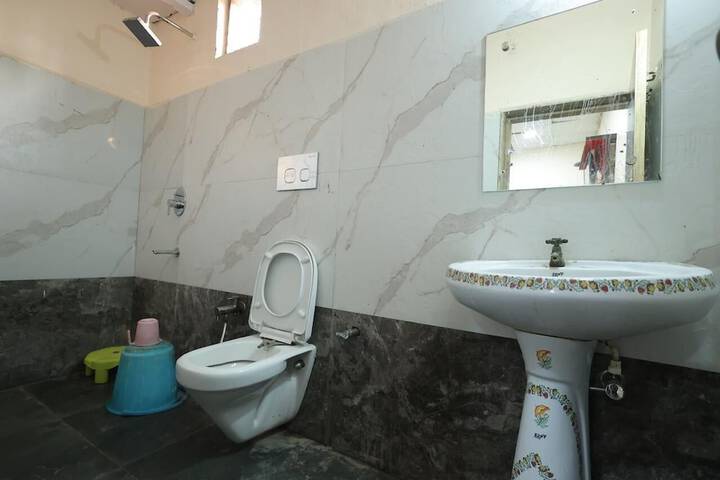 Room 18 of 23