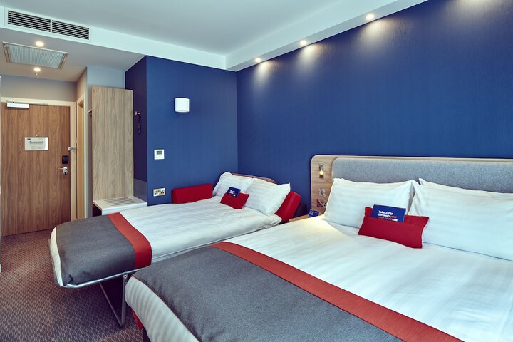 Room 15 of 52