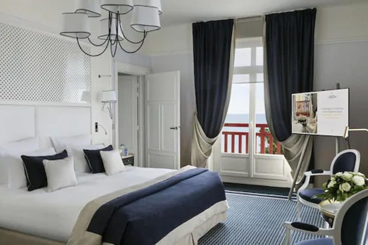 Room 20 of 111