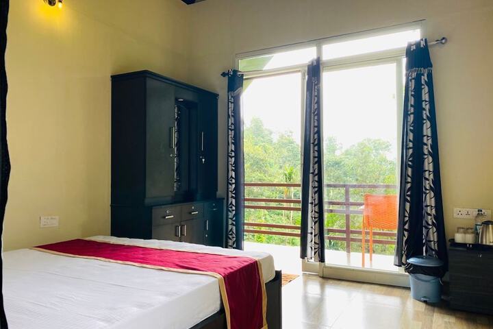 Room 2 of 16