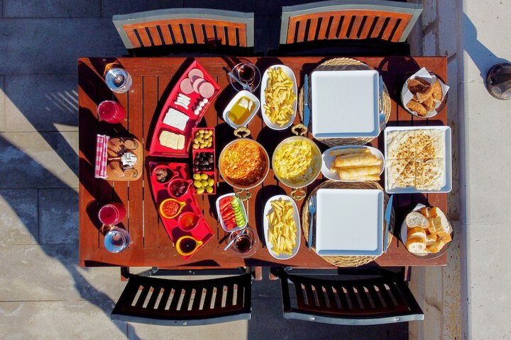 Breakfast/Coffee Service 46 of 57