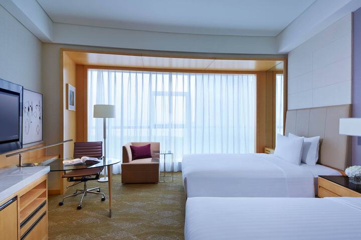 Room 6 of 25