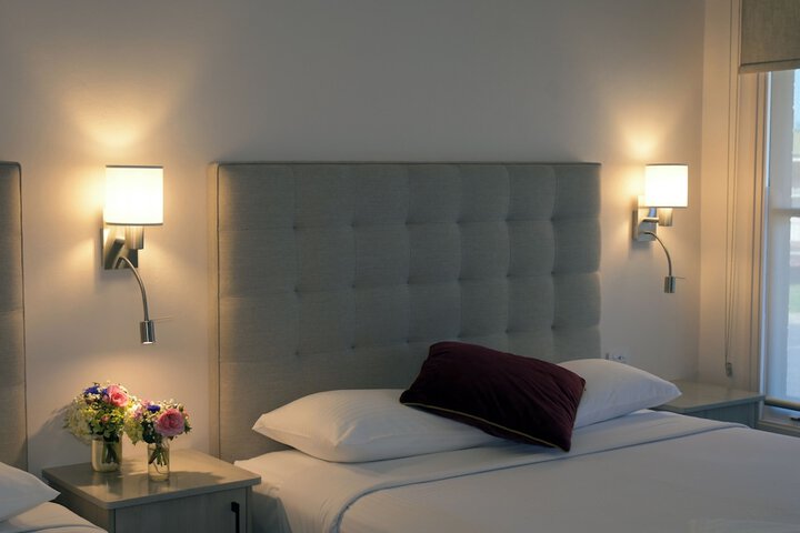 Room 51 of 103