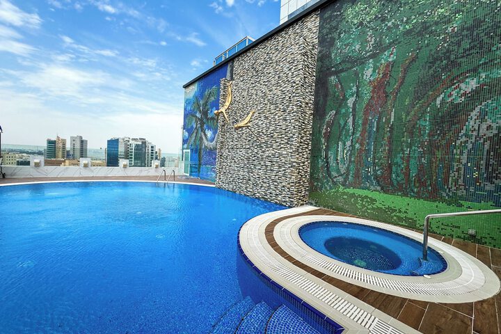Pool 50 of 114