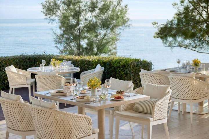 Dining 555 of 611