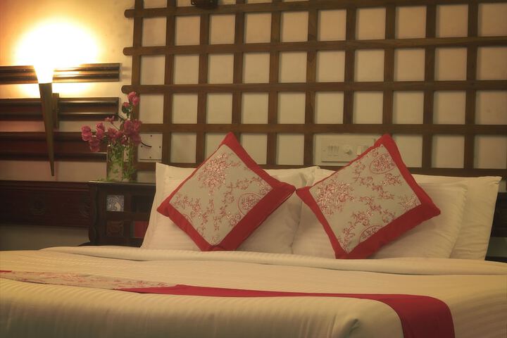Room 2 of 35