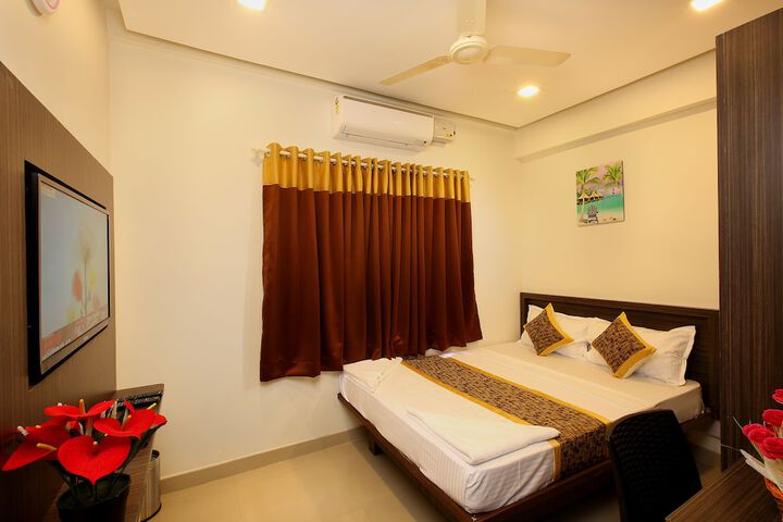 Room 10 of 38