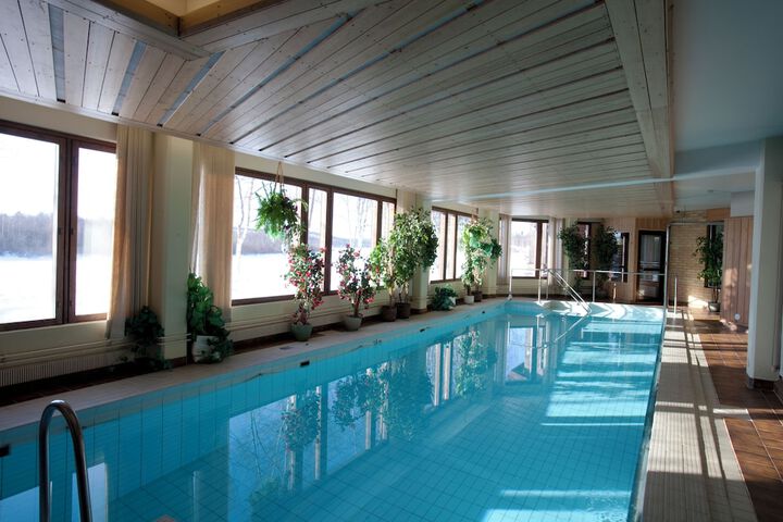 Pool 15 of 63