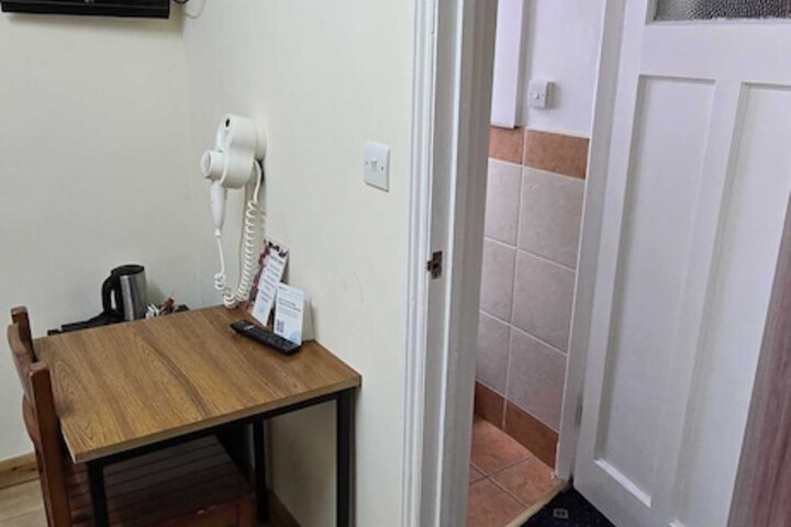 Room 53 of 65