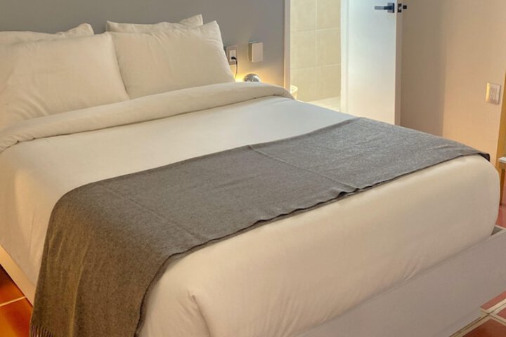 Room 28 of 47