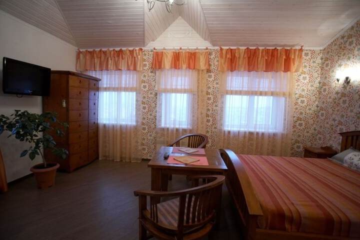 Room 4 of 55