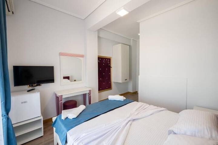 Room 3 of 42
