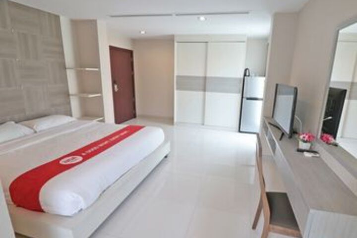 Room 32 of 57