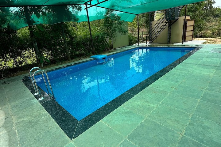 Pool 32 of 66