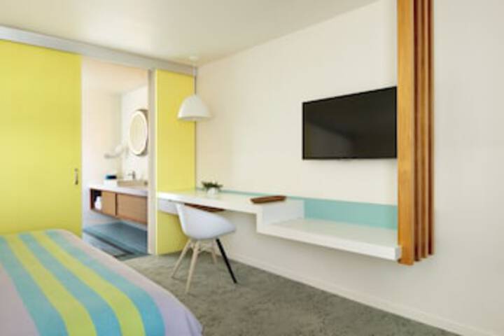 Room 64 of 255