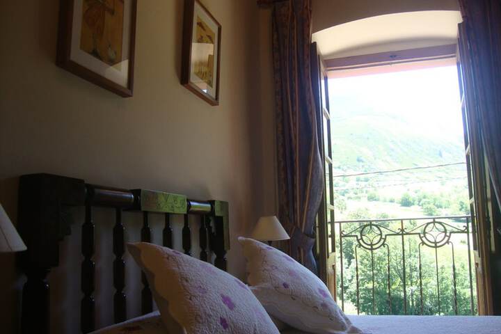 Room 16 of 53