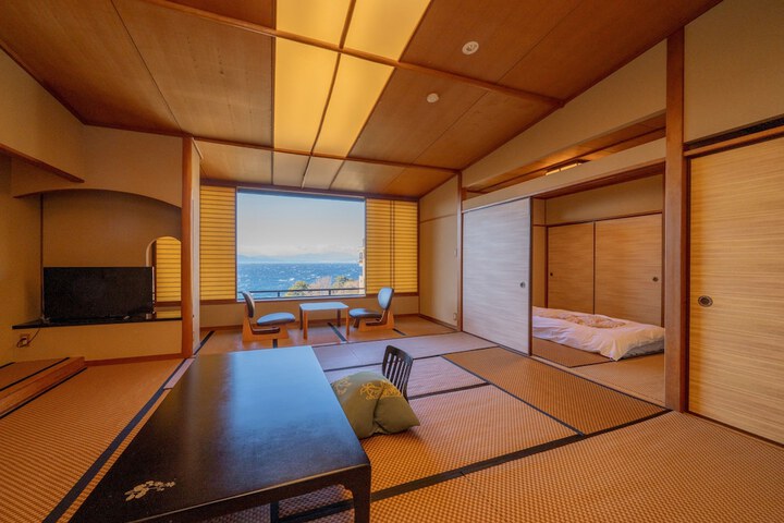 Room 10 of 26