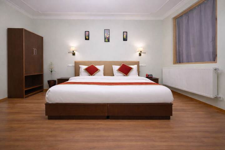 Room 10 of 30