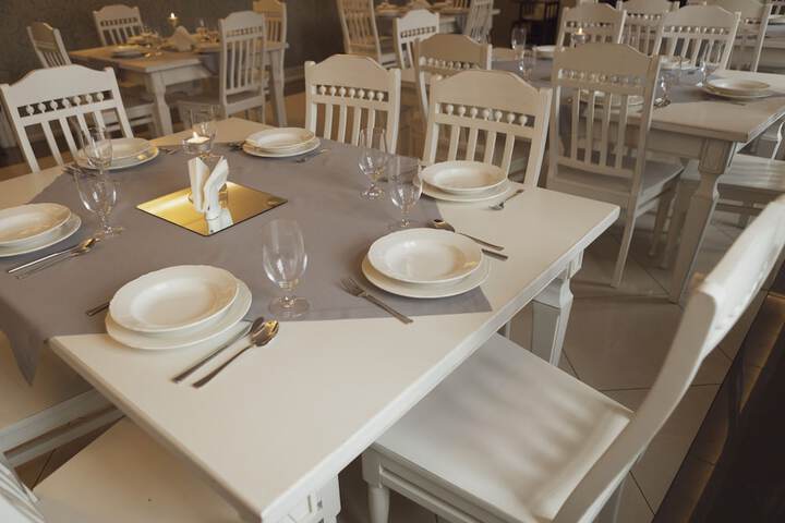 Dining 20 of 33