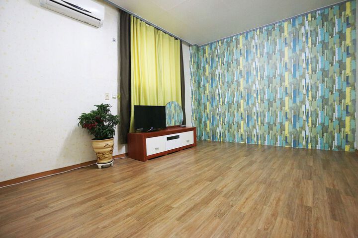 Room 38 of 60