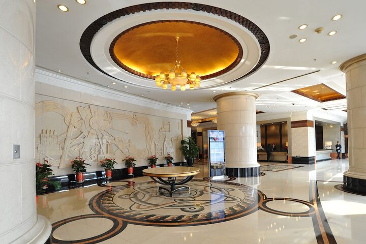 Entrance & Lobby
