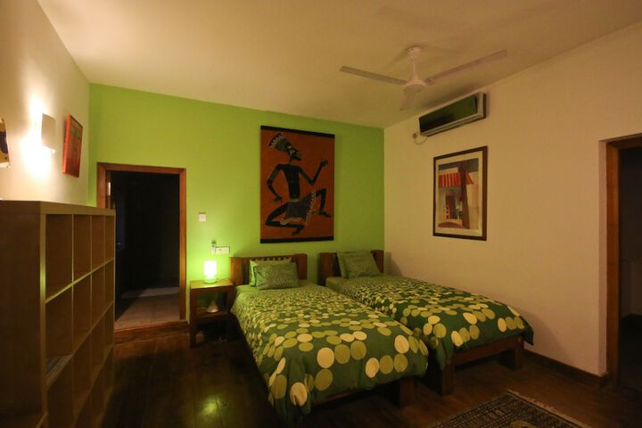 Room 10 of 43