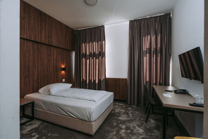Room 26 of 129