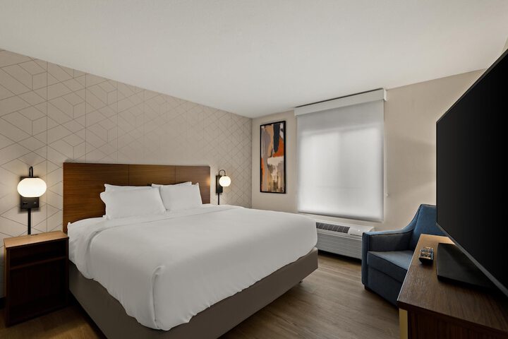 Room 25 of 29