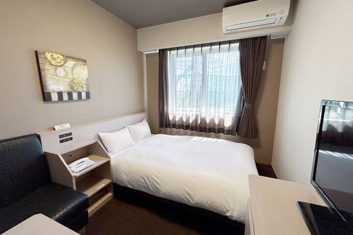 Room 10 of 43