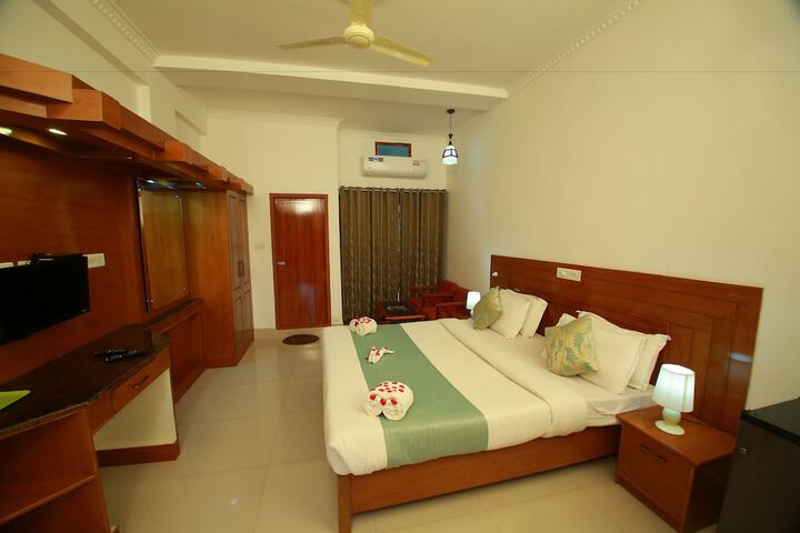 Room 6 of 32