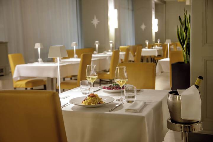 Dining 48 of 70